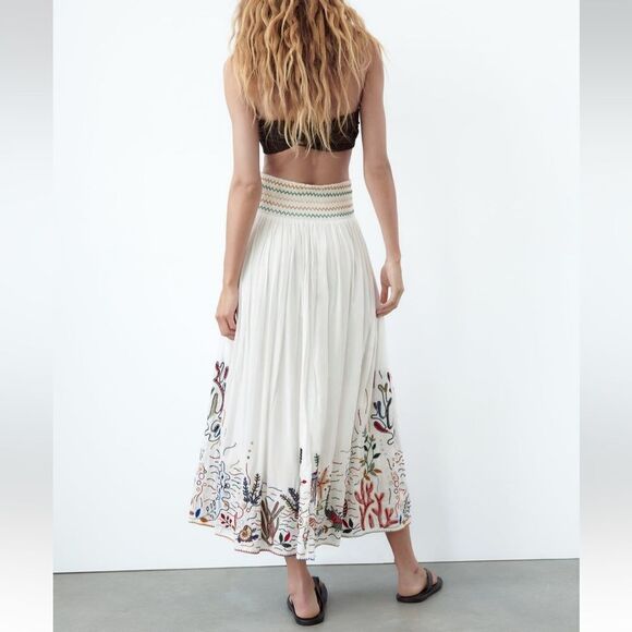 Zara embroidered skirt - Picture 7 of 11